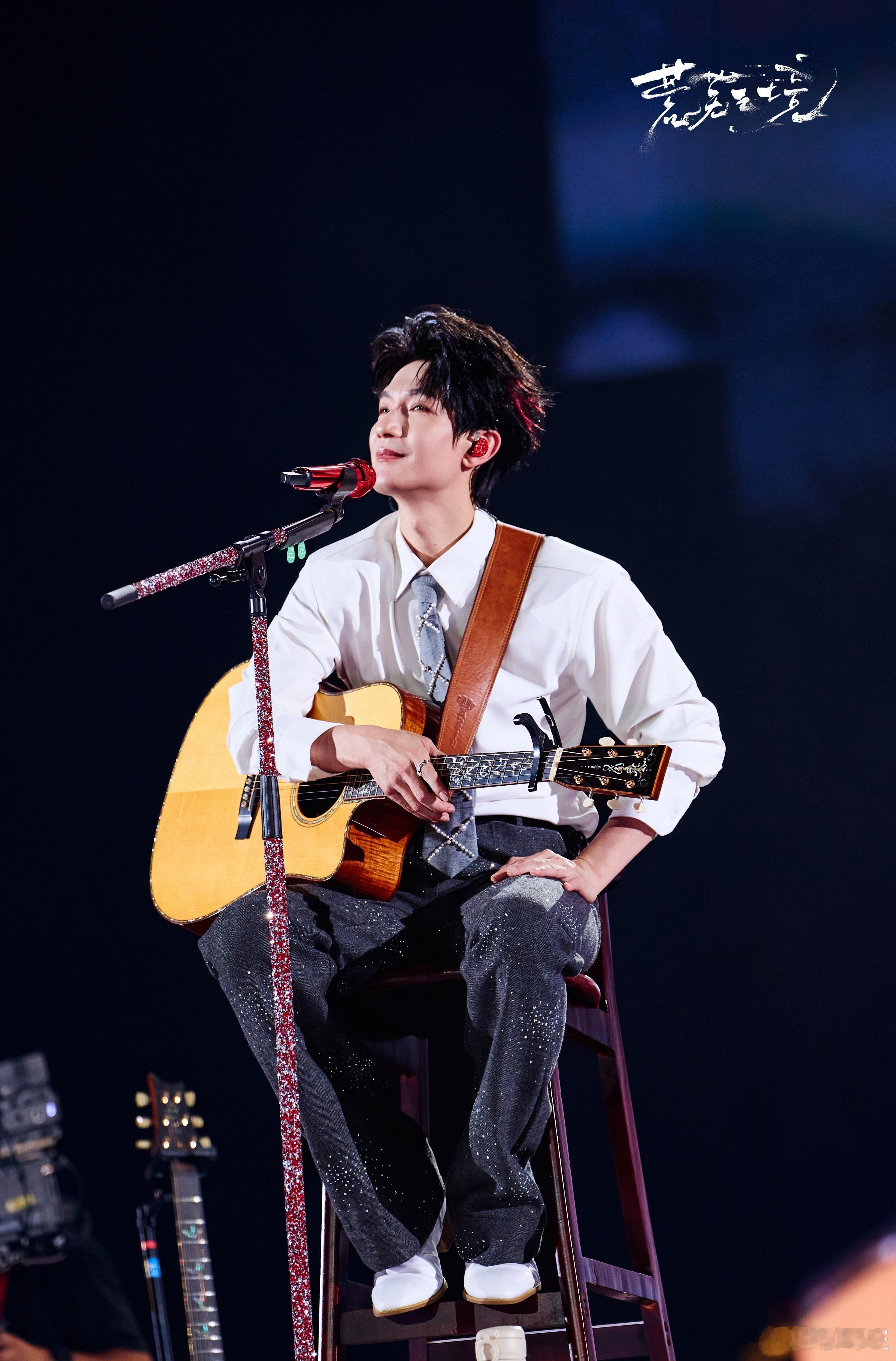 陈楚生终于回三亚开演唱会了陈楚生演唱会生日场回家开 陈楚生终于回三亚开演唱会了，