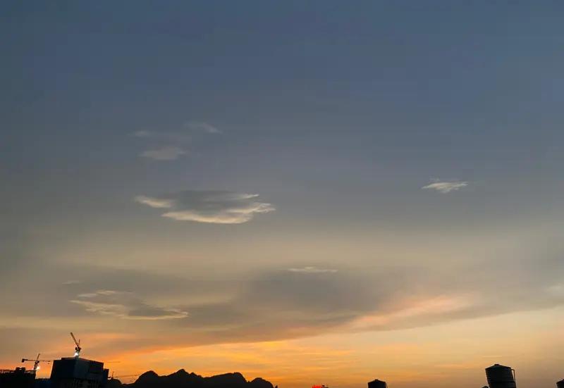 有钱能解决很多物质难题，但买不来信任、真心和心安。和人品差的人相处，再富有也难有