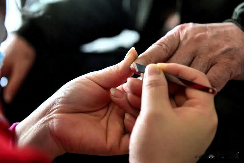 我给网友捎句话→两会闭幕，河北落实两会精神落地有音。
今年重点守护“一老一小”：