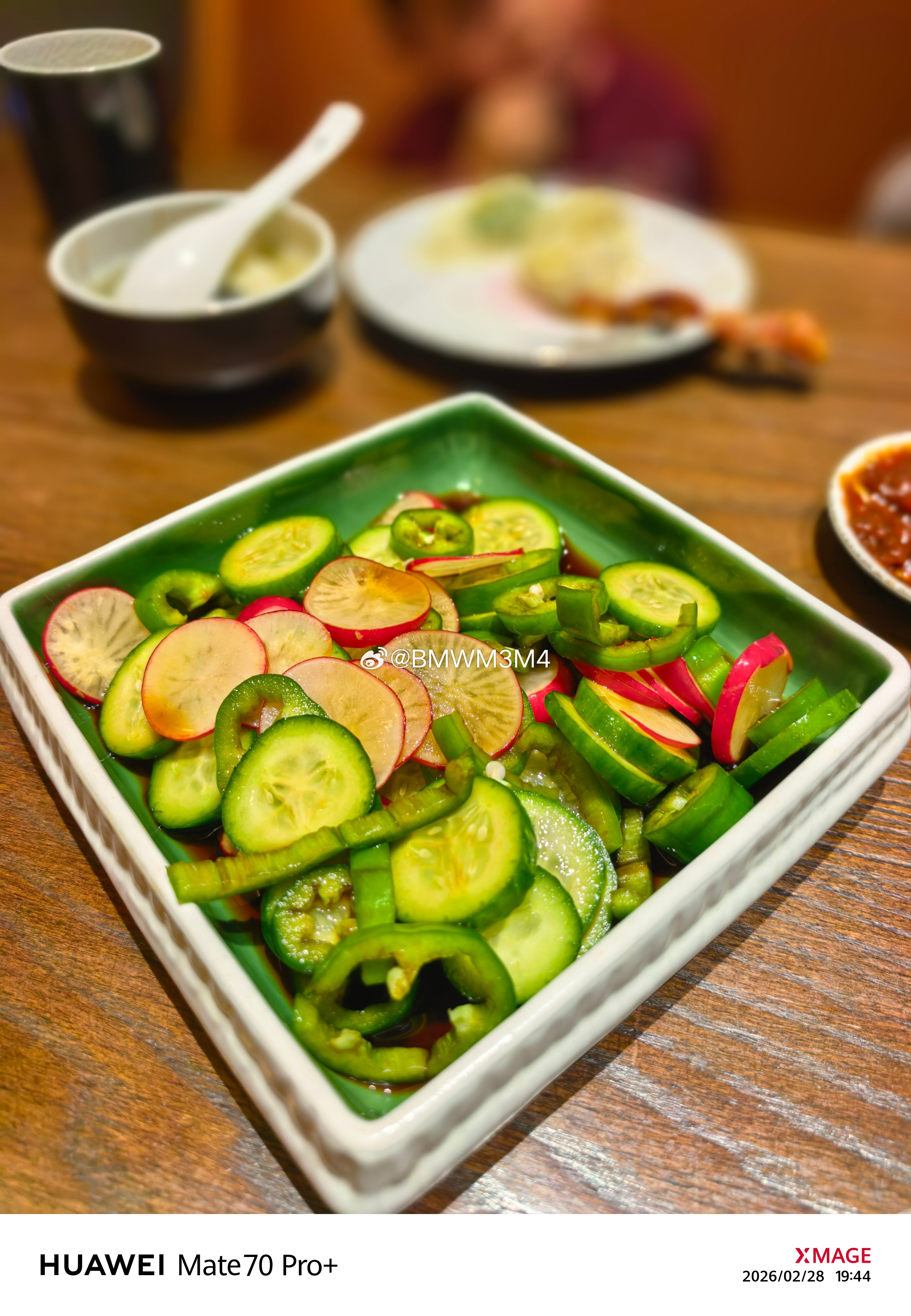 昨天还给吉林的董事长安排了一台M2宝石青！感谢全网女粉丝最多的套哥的强烈推荐希望