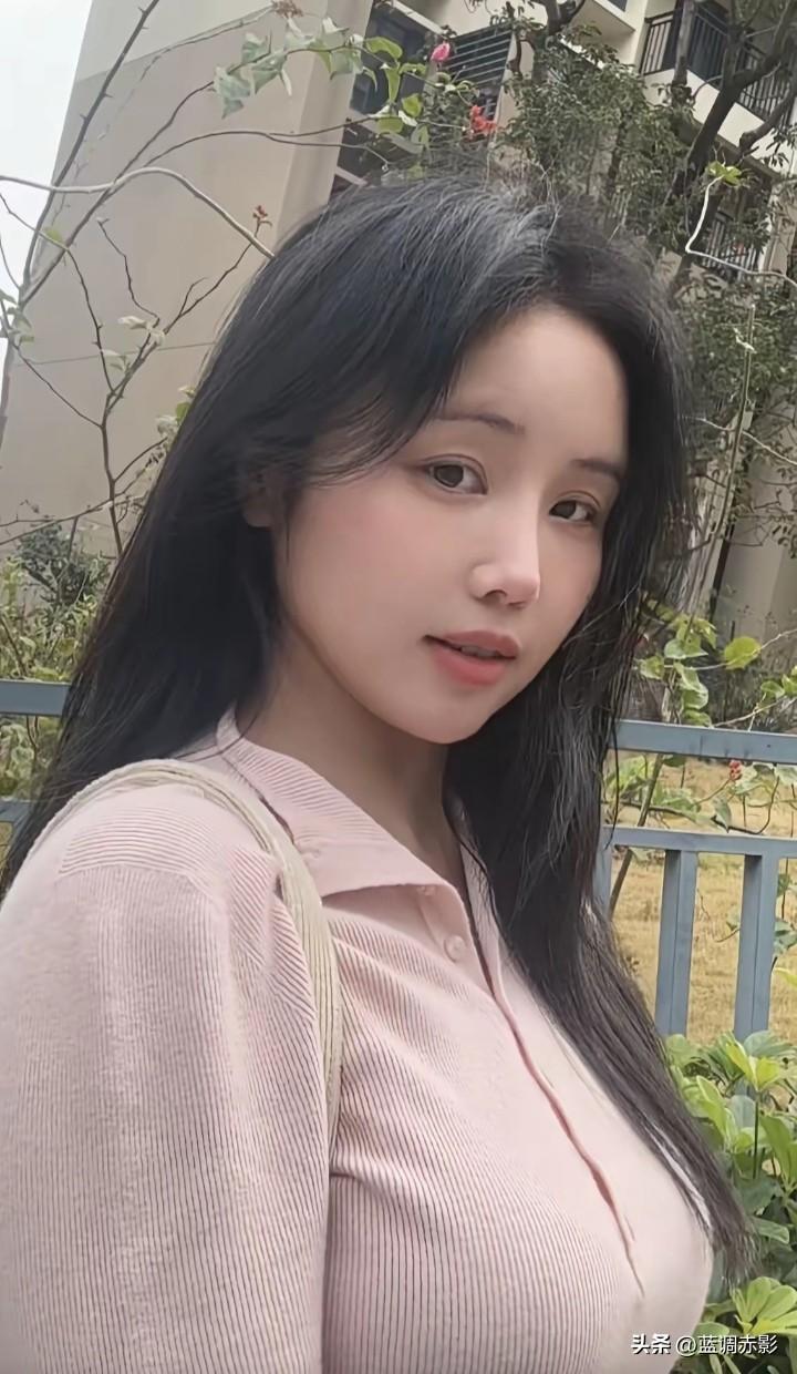 温柔粉衬衫，元气少女风，轻松自然美