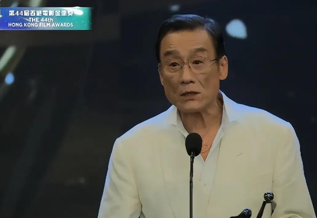 有着“千面影帝”之称的梁家辉凭借《捕风追影》击败张继聪《金童》、陈家乐《像我这样