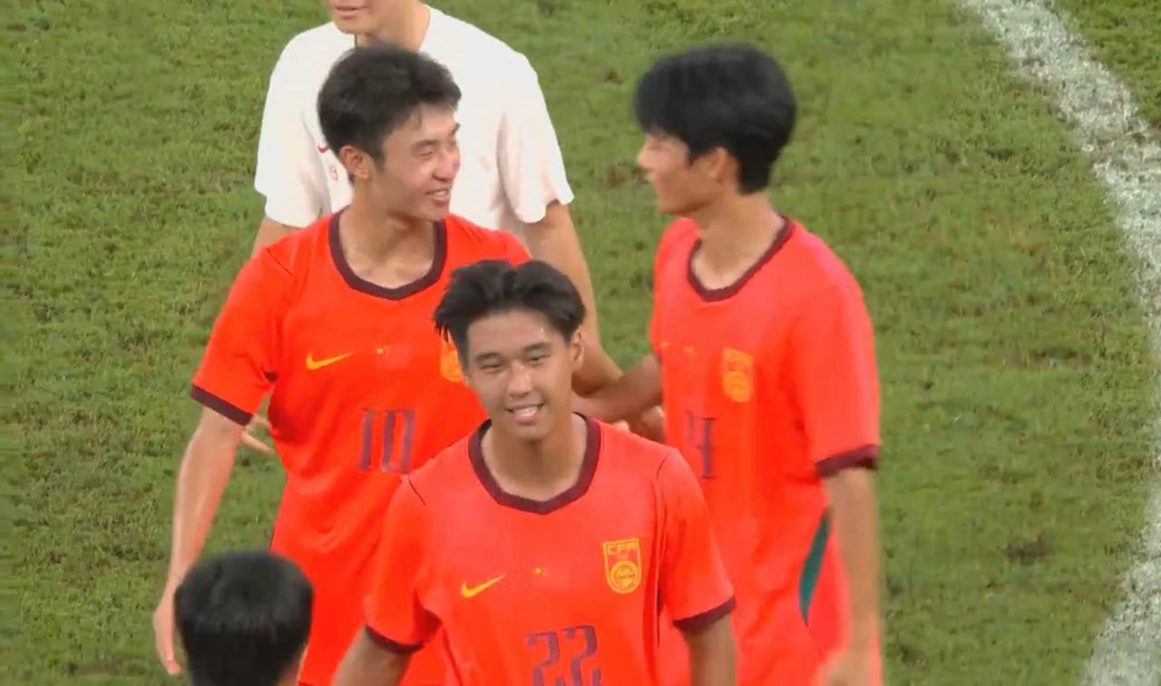 中国U17证明阿森纳是可以被战胜的，而且是用阿森纳最擅长的战术——角球！U17国
