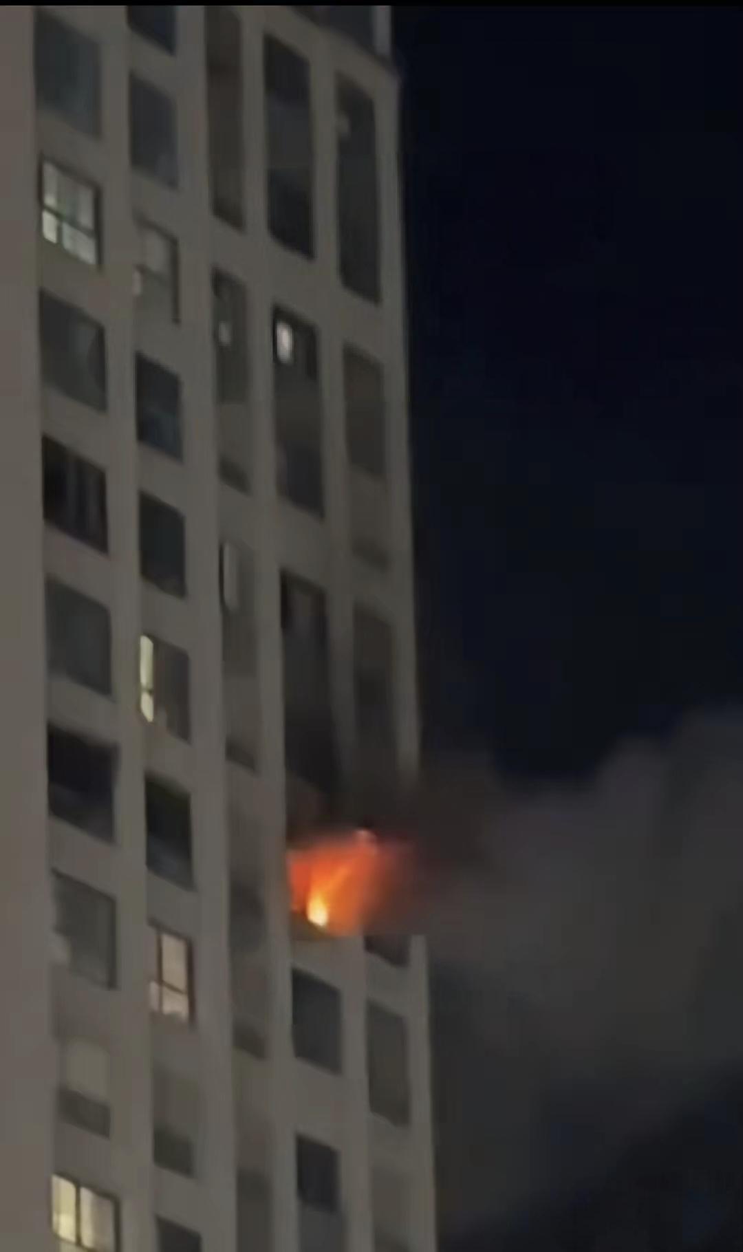 长沙这妻子是真疯了！两口子吵架她把家给点了，整栋楼都吓出冷汗！
 
这几天长沙这