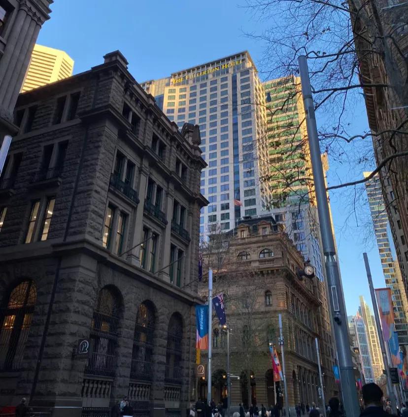 印度人也太拼了吧?!!!
十一点的时候突然收到印度同事的电话。开完会我才回想起来