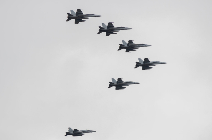 国外开源资料称：总共12架美国海军陆战队的F/A-18C“大黄蜂”战斗机（据报来