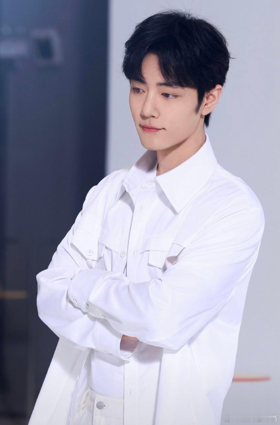 听说桃要放《小城良方》的物料了，肖战演的刘医生是不是有新造型，作为路人粉真的很想