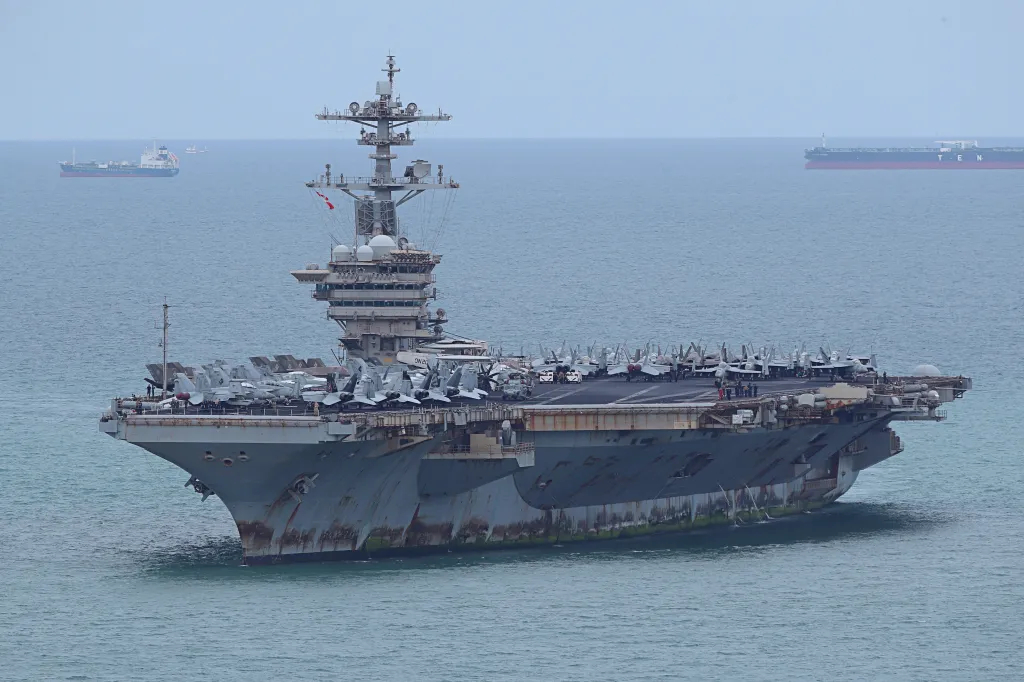 烽火问鼎计划每天认识一件兵器 美国海军超级航母“亚伯拉罕·林肯”号在海上航行28
