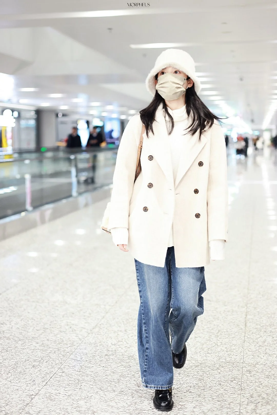 张婧仪机场穿搭✈️ 喜欢