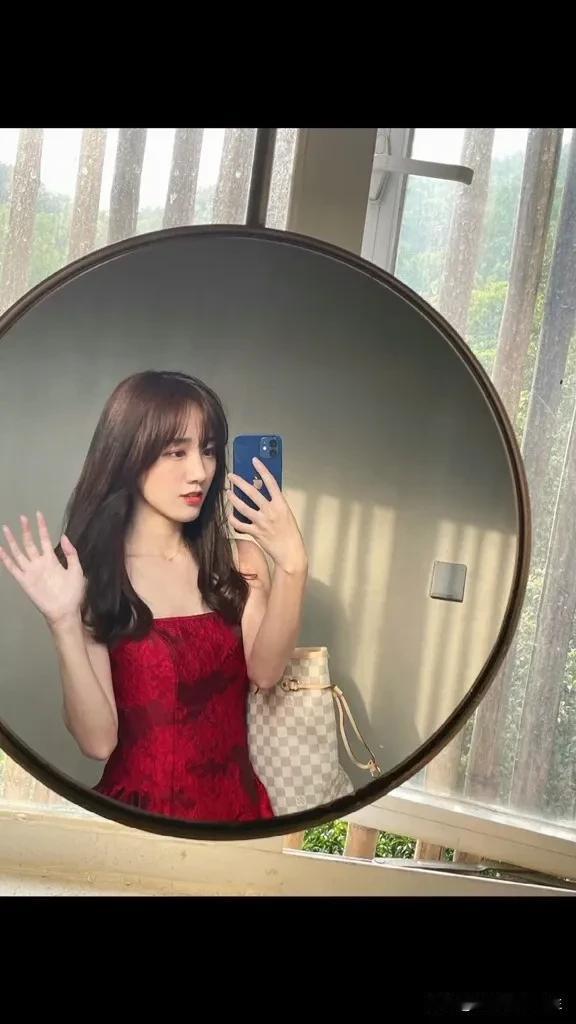 按照这个偷拍人的逻辑，这个世界上就没有违法犯罪了，全都是误会！

要是罪犯偷你家