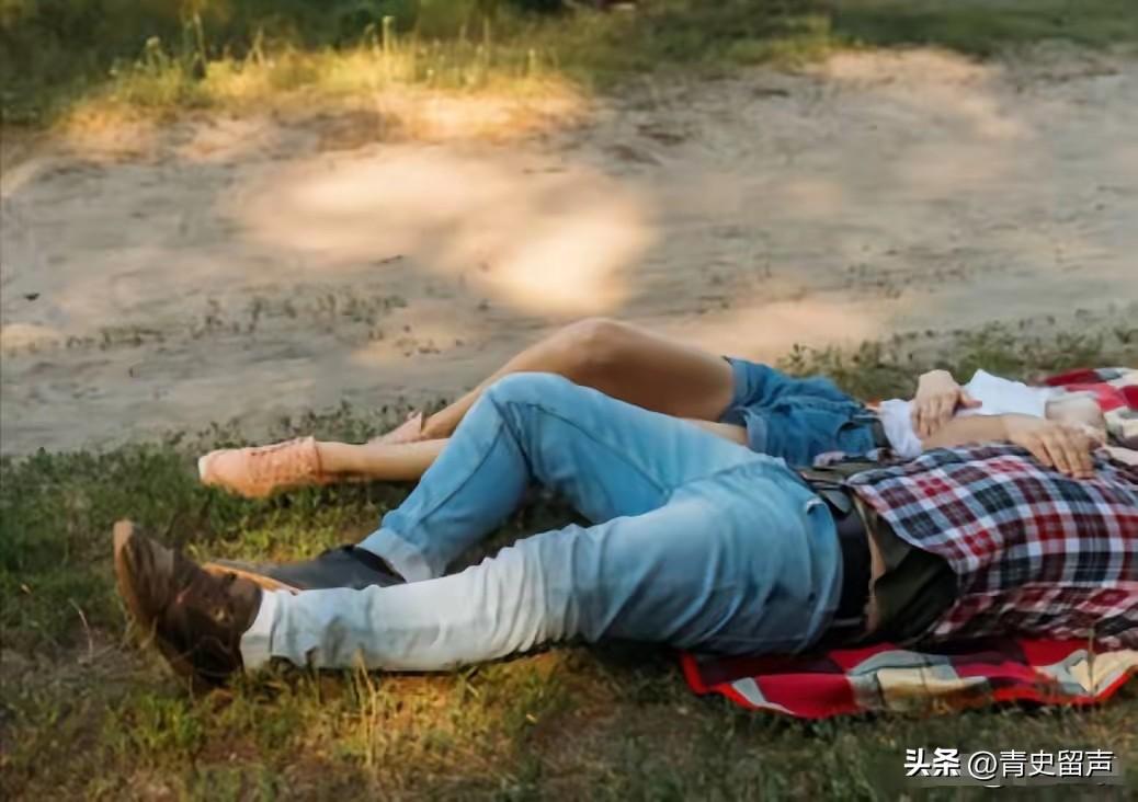 贵州遵义，一女子收了男网友500元，与对方在野外发生了3次关系，可完事后，男子却