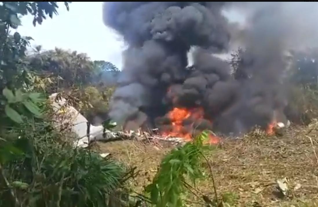 【一架载有100多人的军用C-130运输机起飞后不久坠毁 哥伦比亚空军运输机从莱