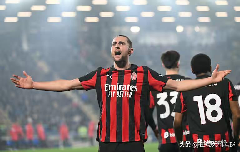 关键时刻靠嫡系，拉比奥特救阿莱格里和米兰
阿莱格里靠着自己的嫡系拉比奥特一个人从