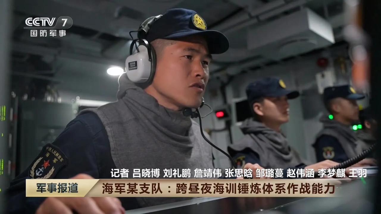 海军指战员穿上了防火服，现在就差防爆闪头套和手套未戴了！不过我估计应该都配备了，