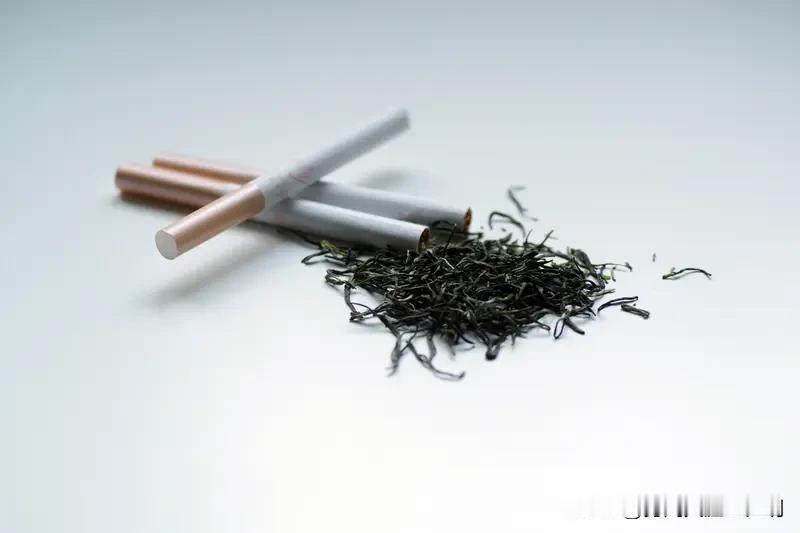 “茶烟袅袅迎佳客”，这句上联韵味十足，茶烟的朦胧意境搭配迎佳客的热情，一下就把人