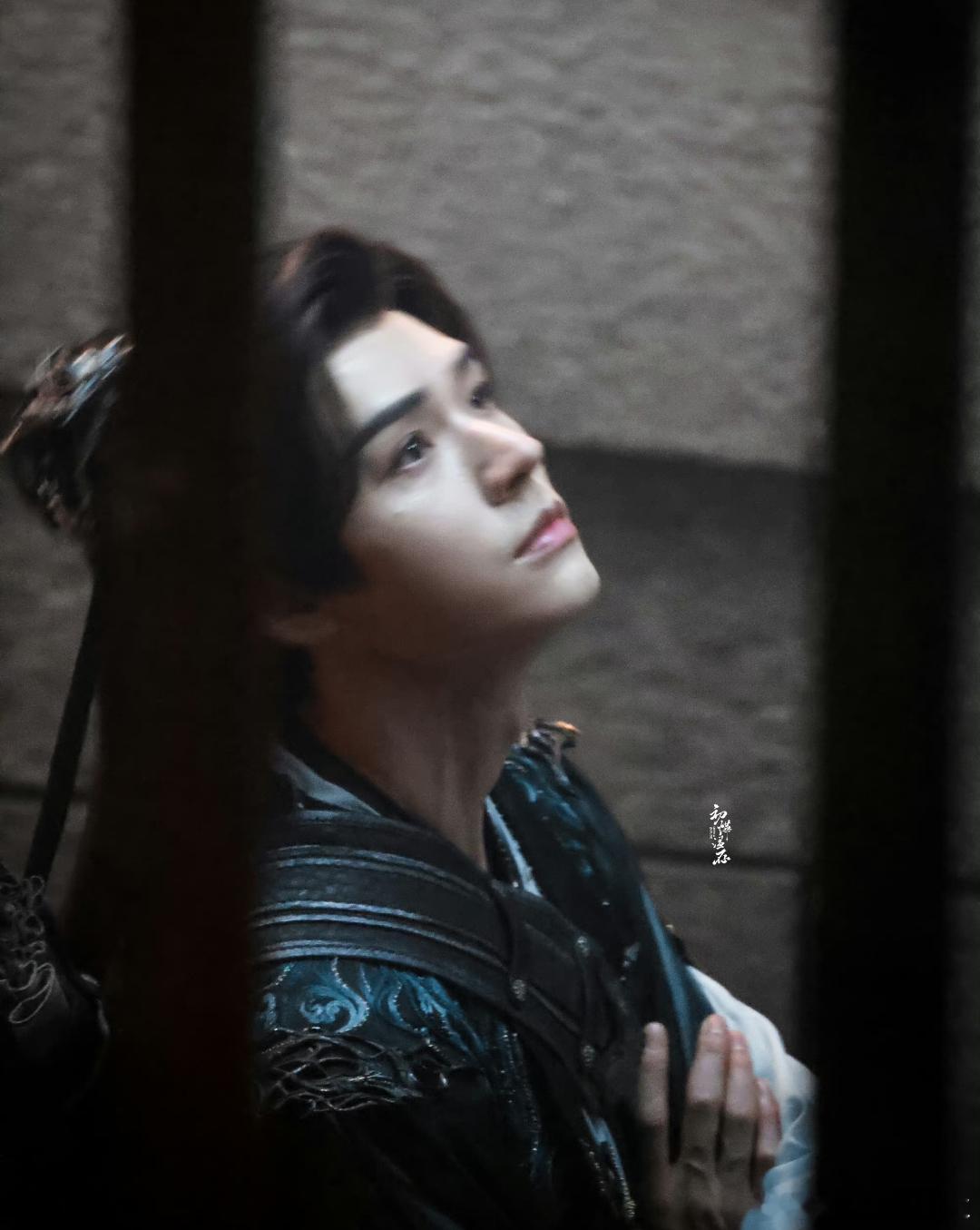 龚俊这侧脸真的鲨我[色][色][色]好优越的骨相#龚俊[超话]# ​​​