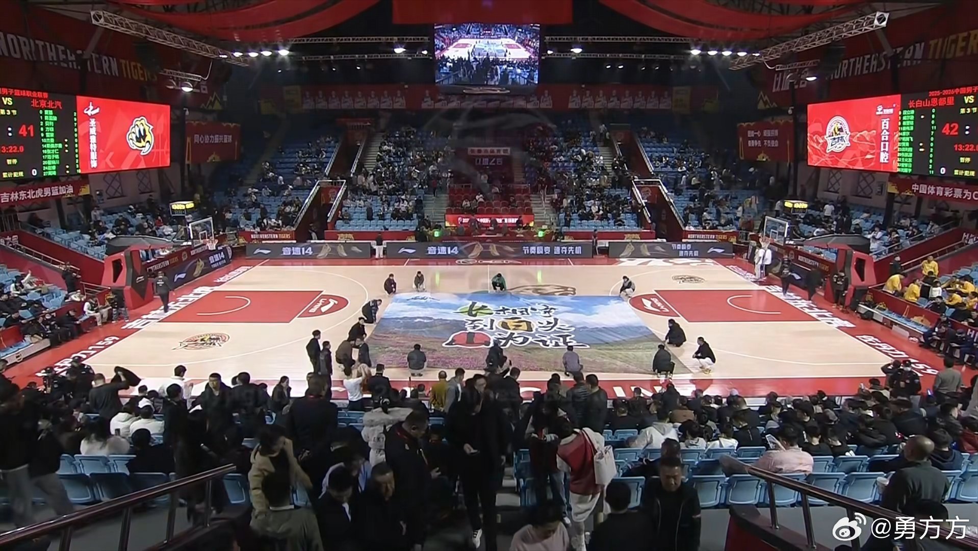 吉林男篮vs北京男篮 吉林就是一支投射大队，第一节其实也准，只是出手机会被限制，