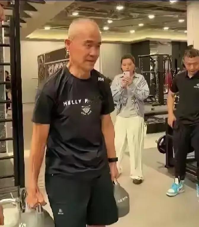 王石和迟重瑞，就差三岁。一个练成“老农民”，一个活成“老神仙”。

当年网上全是
