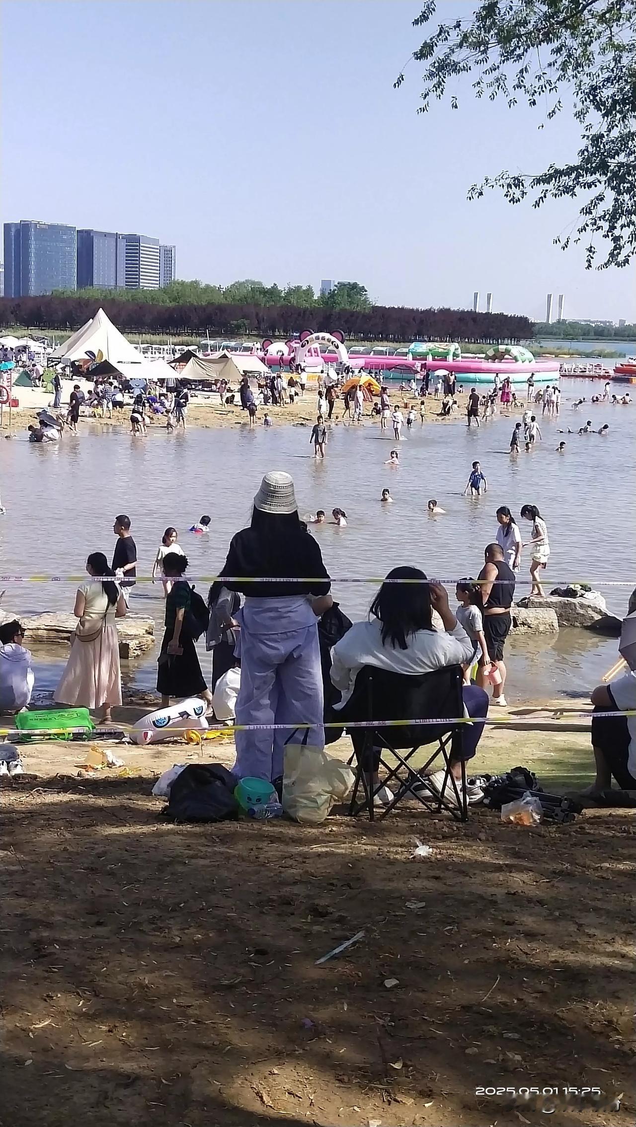 - PARK启动，将打造文化商业融合新模式。胖东来进军郑州，山姆会员店落户东区，