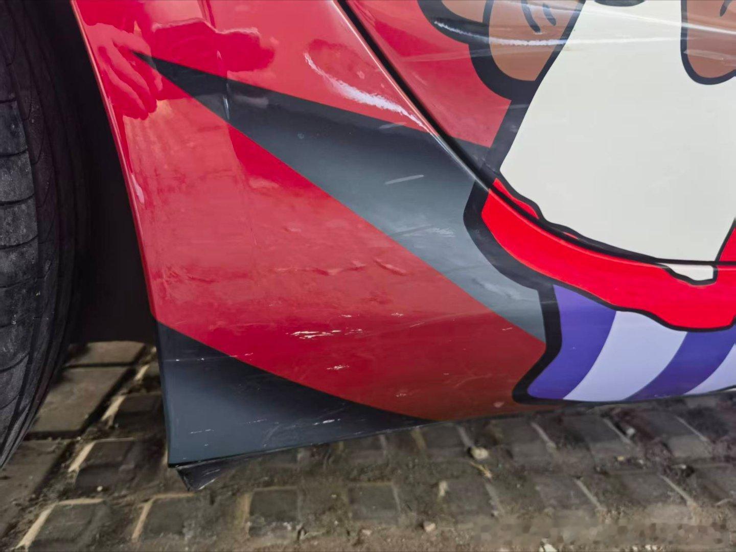 这车放着比开的多新手拿驾照就来练手…想着过年开回老家今天开出了一看车膜白贴了各种