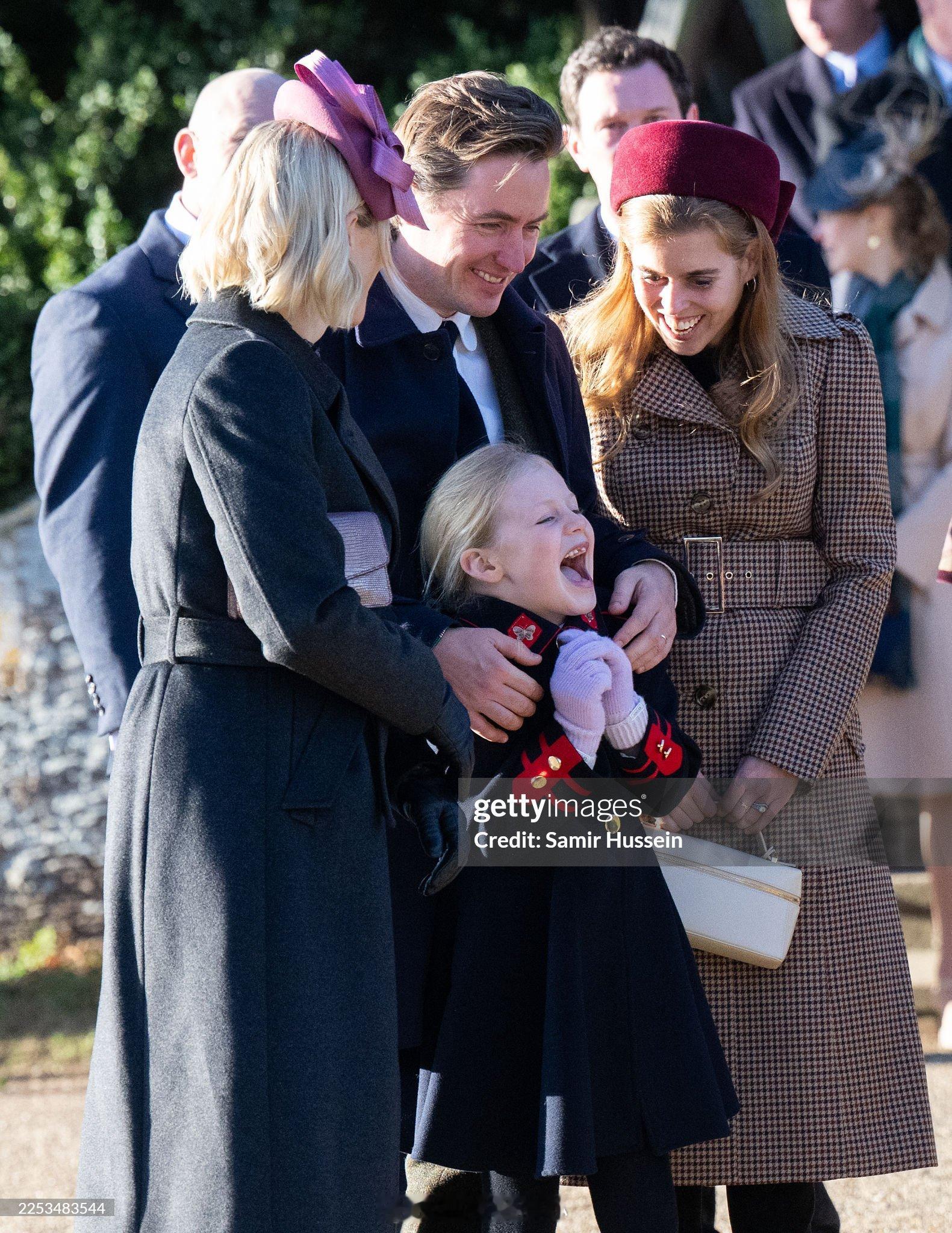 英国王室  比阿特丽斯公主和她的丈夫Edoardo Mapelli Mozzi与