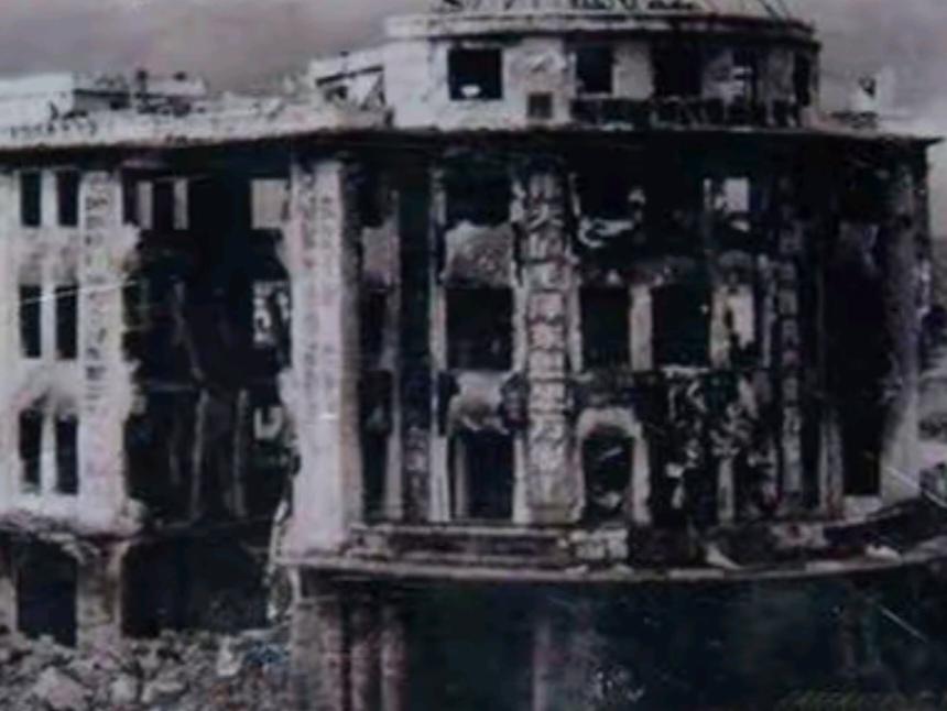 我问爷爷为啥家长们都接受不了女儿跟黄毛搞对象，是因为黄毛爱惹是生非吗？
爷爷拿出