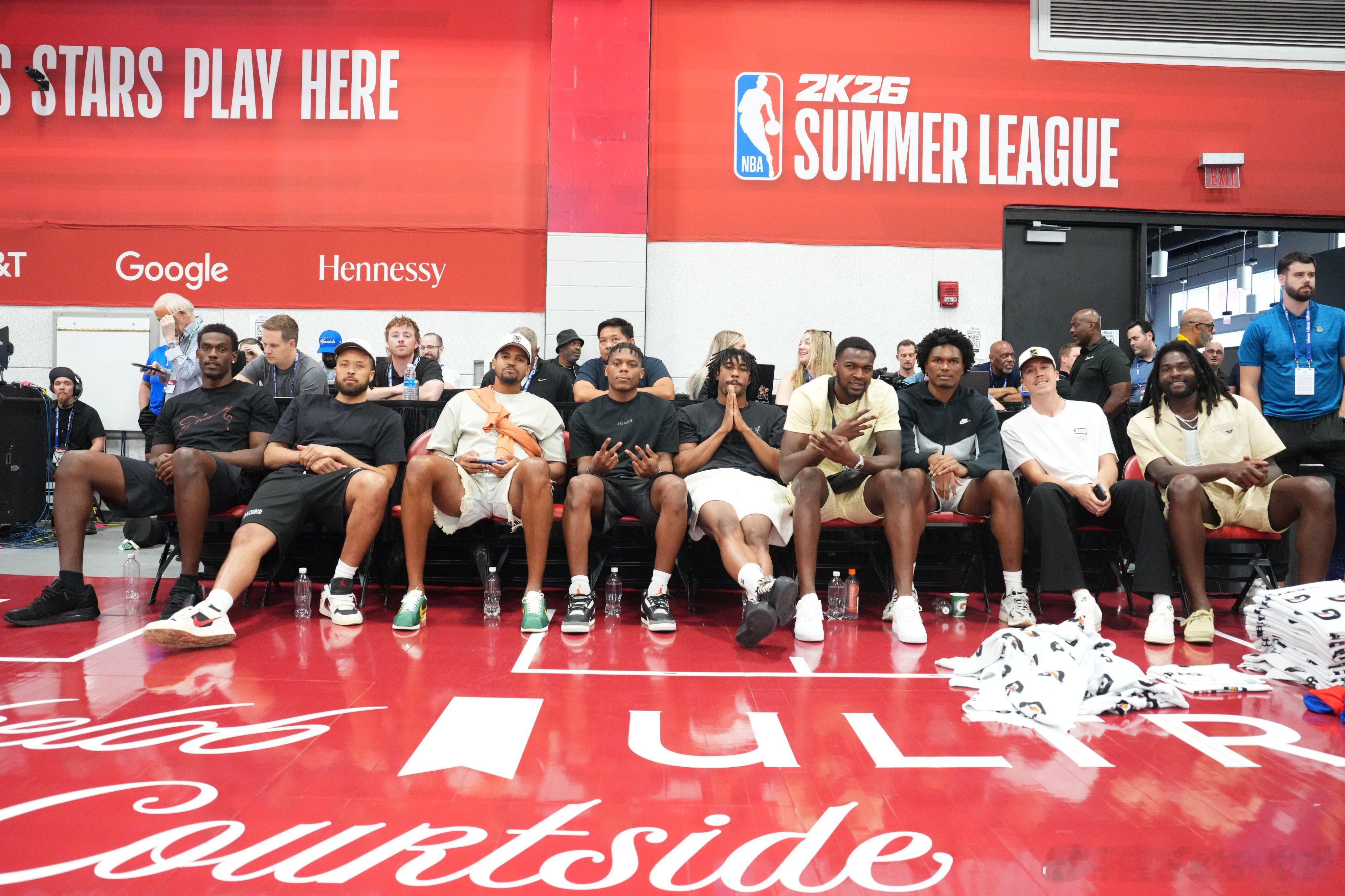活塞观赛团来了这么多人😯nba夏季联赛 ​​​