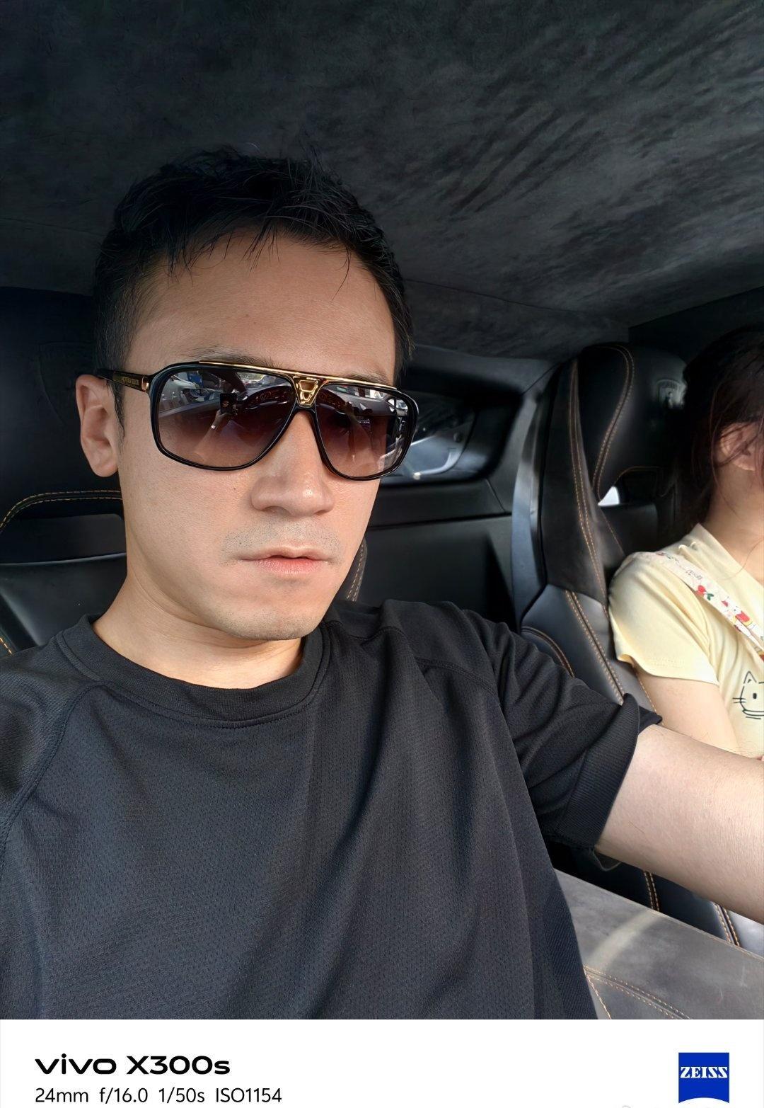 很有意思，这台兰博基尼，并不是我的。

也不是我租的。

只是恰好有机会，体验了