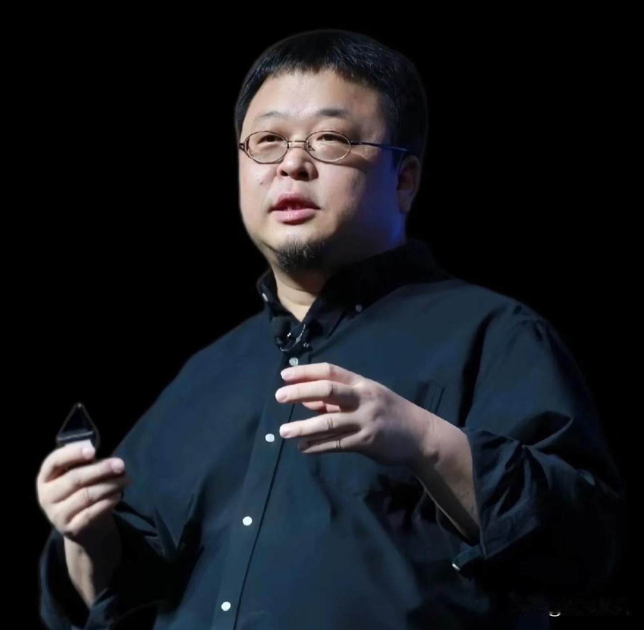 为什么罗永浩欠着几个亿，还能在互联网圈火二十多年屹立不倒？
 
答案其实特简单：