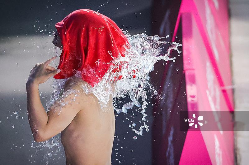 这VCG偶尔也有点说法2025全运会男子3米跳板决赛抓拍得挺好的，水花的形状，看