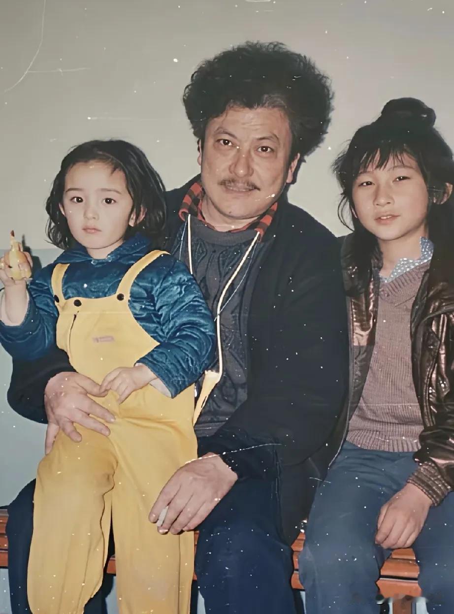 荧幕上不起眼的小女孩，长大成为家喻户晓大明星
 
翻看老影视剧的旧镜头，不少当红