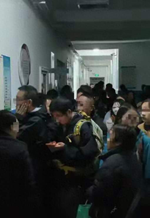 坦白说，祁连滞留事件该骂的不是当地政府，是毫无底线的巨婴游客