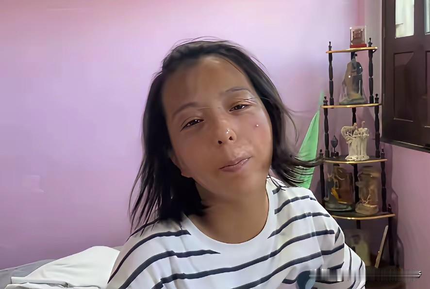 这个丹丹，现在或许后悔了！
现在连进印度家门都麻了。因为她的印度婆婆明确对她说，