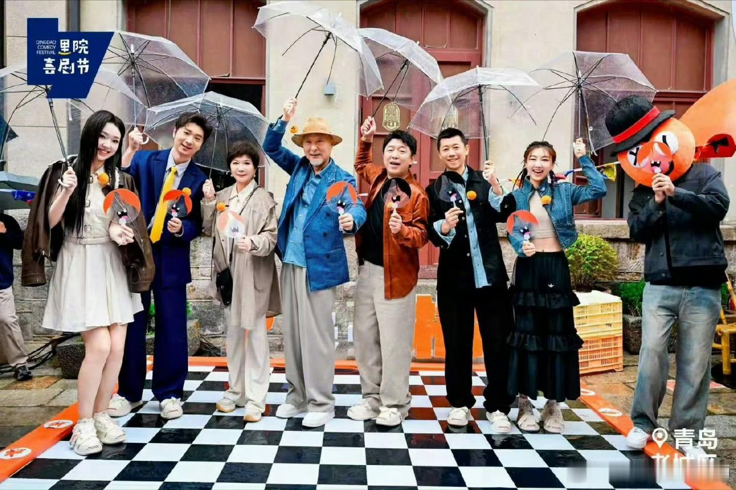 黄渤AAA青岛地陪黄导黄渤当青岛地陪！里院喜剧节忙前忙后，超有家乡情怀～黄渤完美