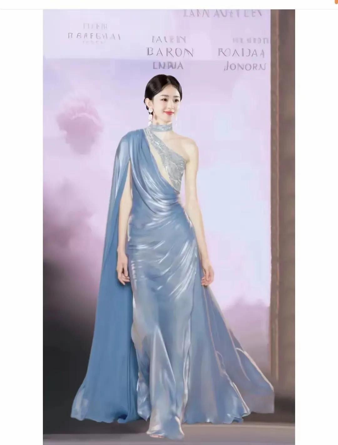 赵丽颖这张照片美翻了！网友却连发四个疑问。从哪里看出这是赵丽颖的？赵丽颖是不是又
