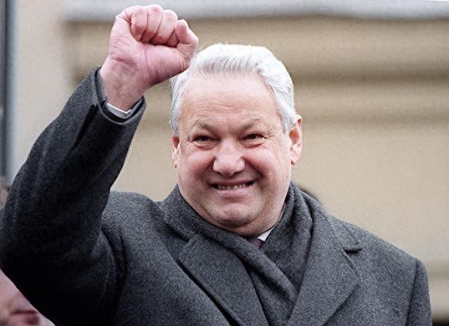 叶利钦归还大片领土，让我国军工提前20年，为何却是俄罗斯罪人？

在中国，提起叶