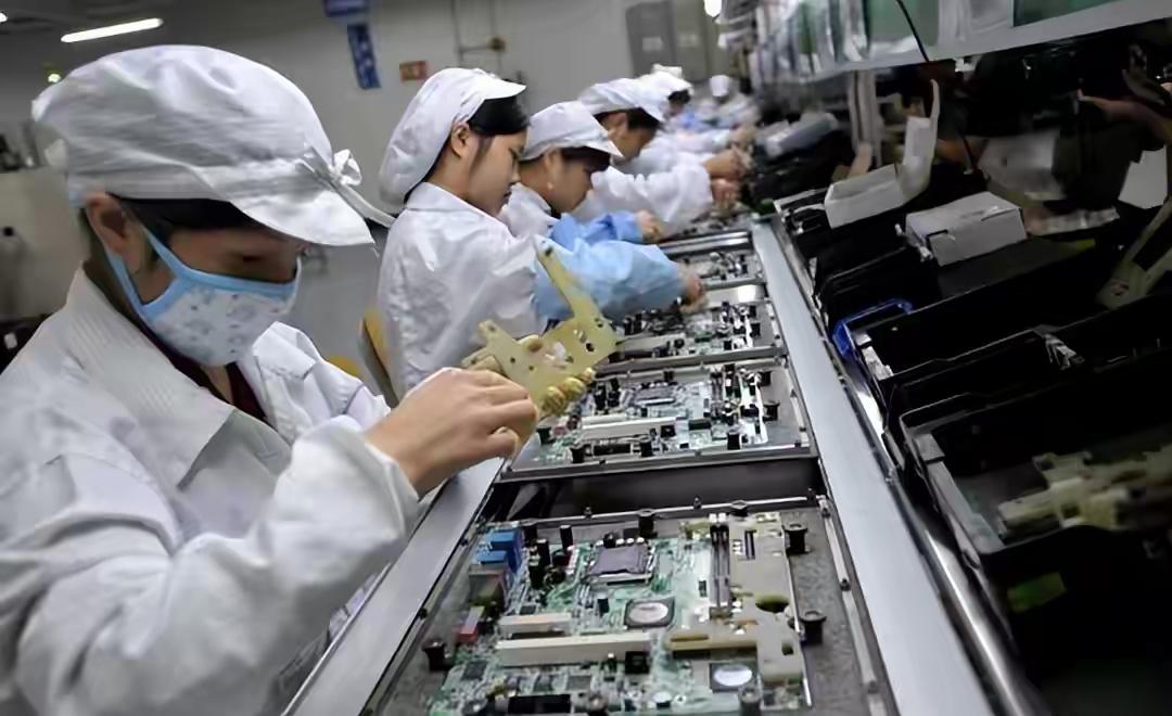 网友问，上个世纪八九十年代，日本手里握着无数的世界第一，为什么现在满盘皆输？
曾