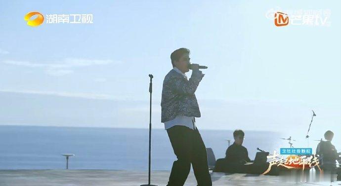 芒果音综又出新的抖腿神曲声起地平线整首歌元气爆棚，演唱情感真挚，编曲层次丰富，越