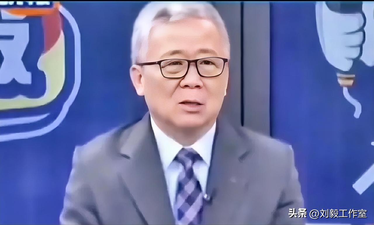 栗正杰: 我非常认同郑丽文不放弃武力保卫湾湾的观点，我作为一名军人，保卫台澎金马