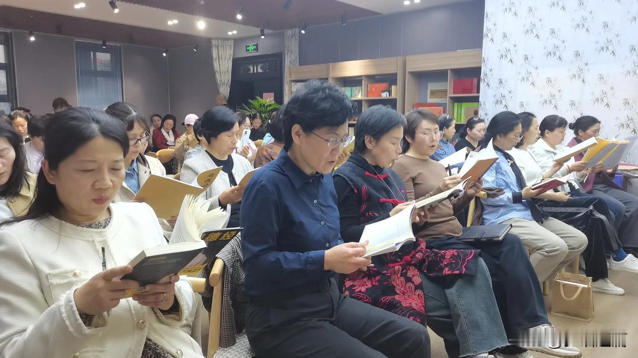 利可共而不可独，谋可寡而不可众。《旧唐书》中讲：“钱散人聚，钱聚人散。”钱财这东