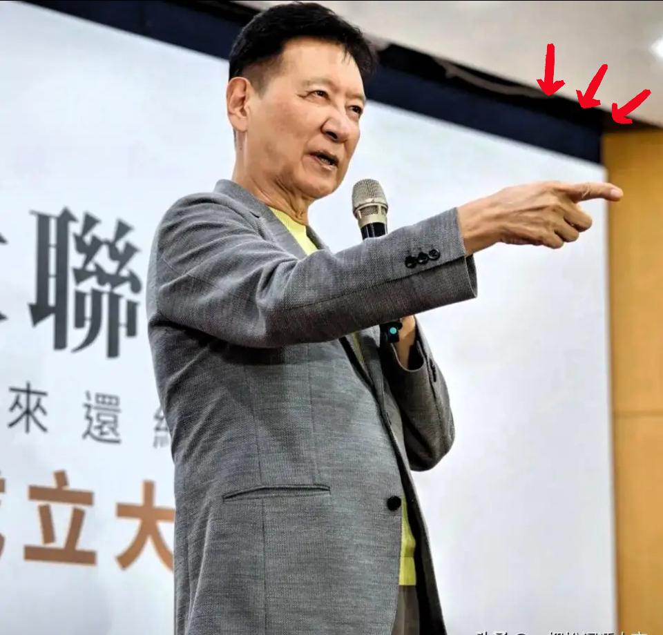 赵少康太狂了！威胁郑丽文“亲中就令不出党中央”，真把国民党当自家的？

口口声声