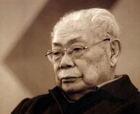 那杯茶没喝完，人就散了。
1949年1月12号，成都冷得很，茶楼二楼窗上结着雾气