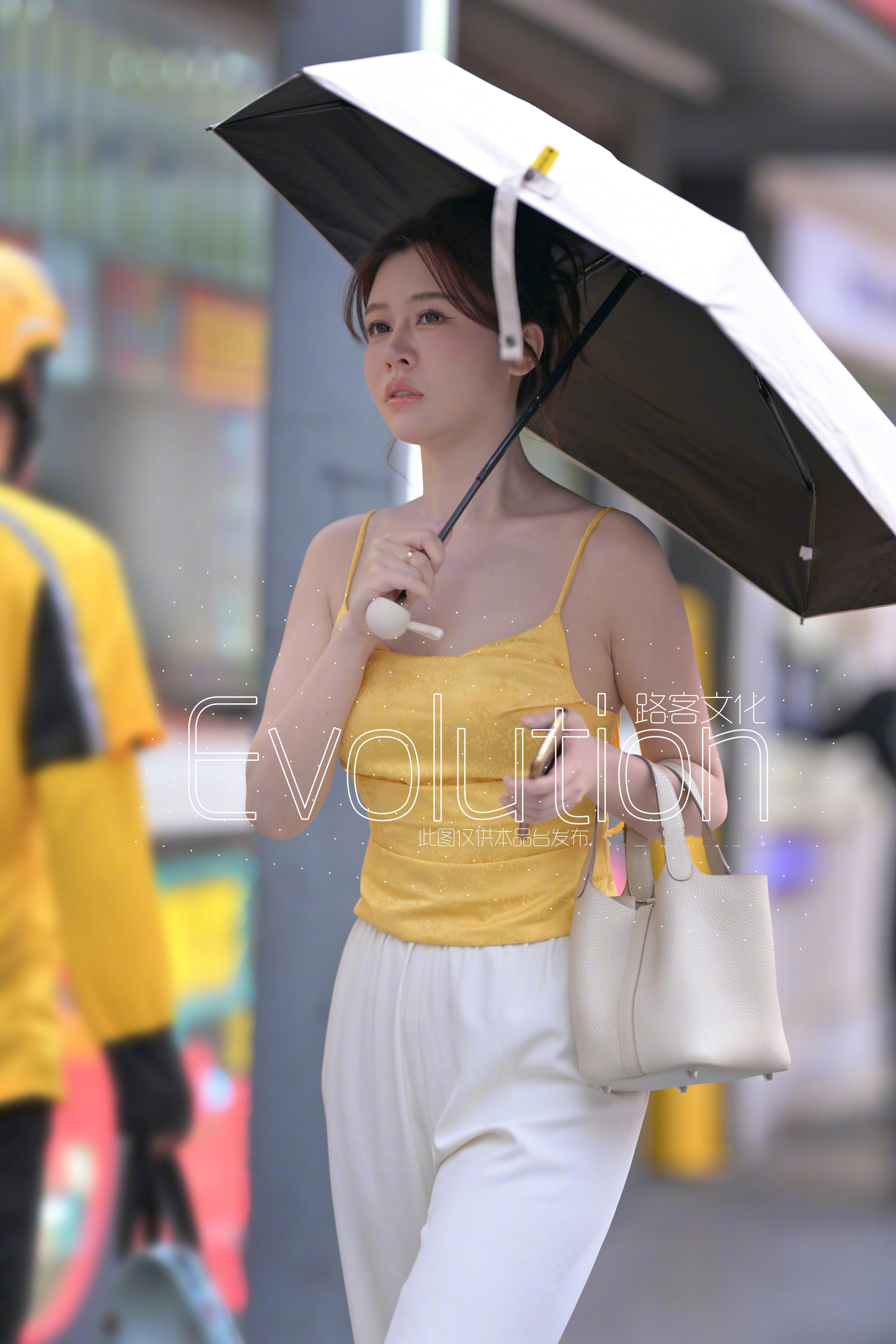 简简单单的颜色穿搭组合 夏季是很受欢迎的 ​​​
