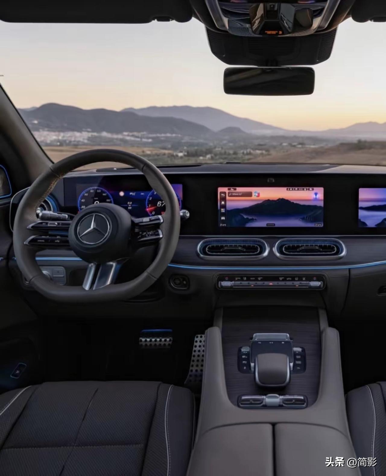 2027款奔驰GLS，三连屏设计已向低端新能源靠拢。
给奔驰的建议：好车是用来开