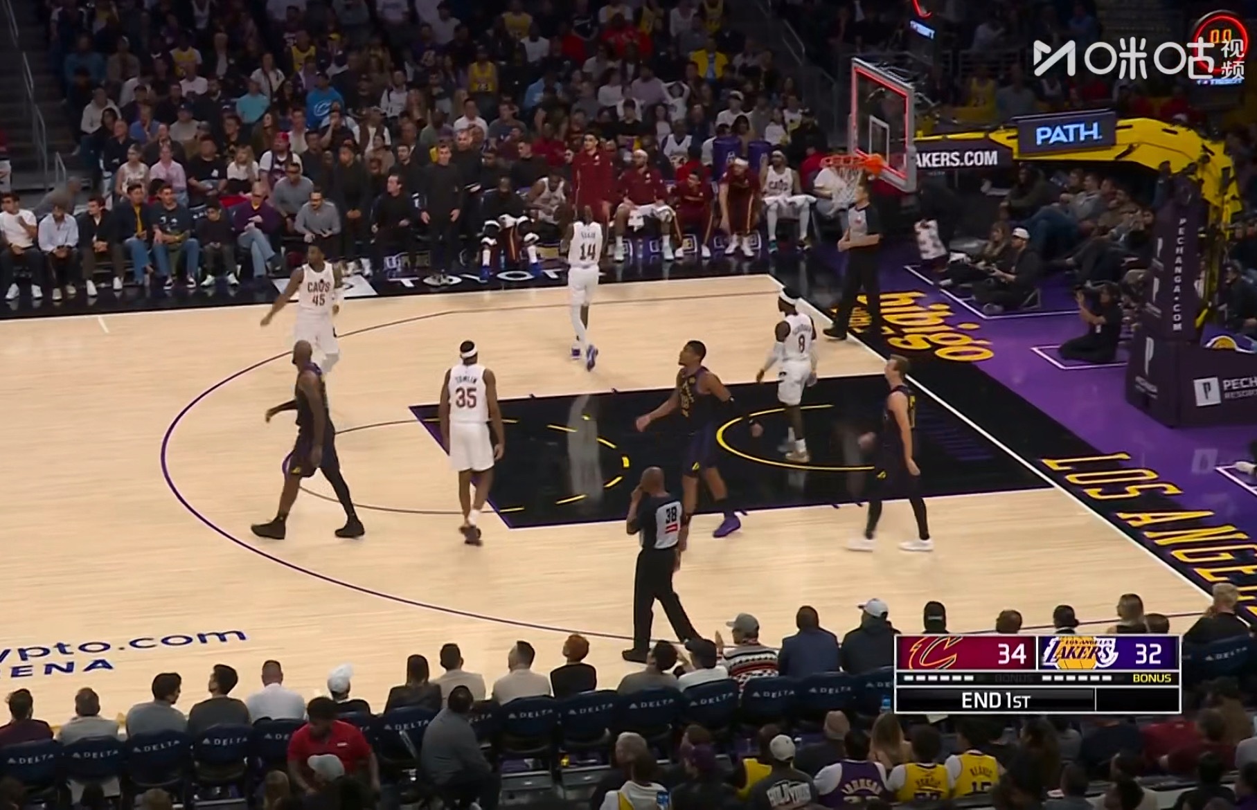 骑士内外线挺均衡的，特别是内线还占优，外线出手没有心里压力。 骑士vs湖人