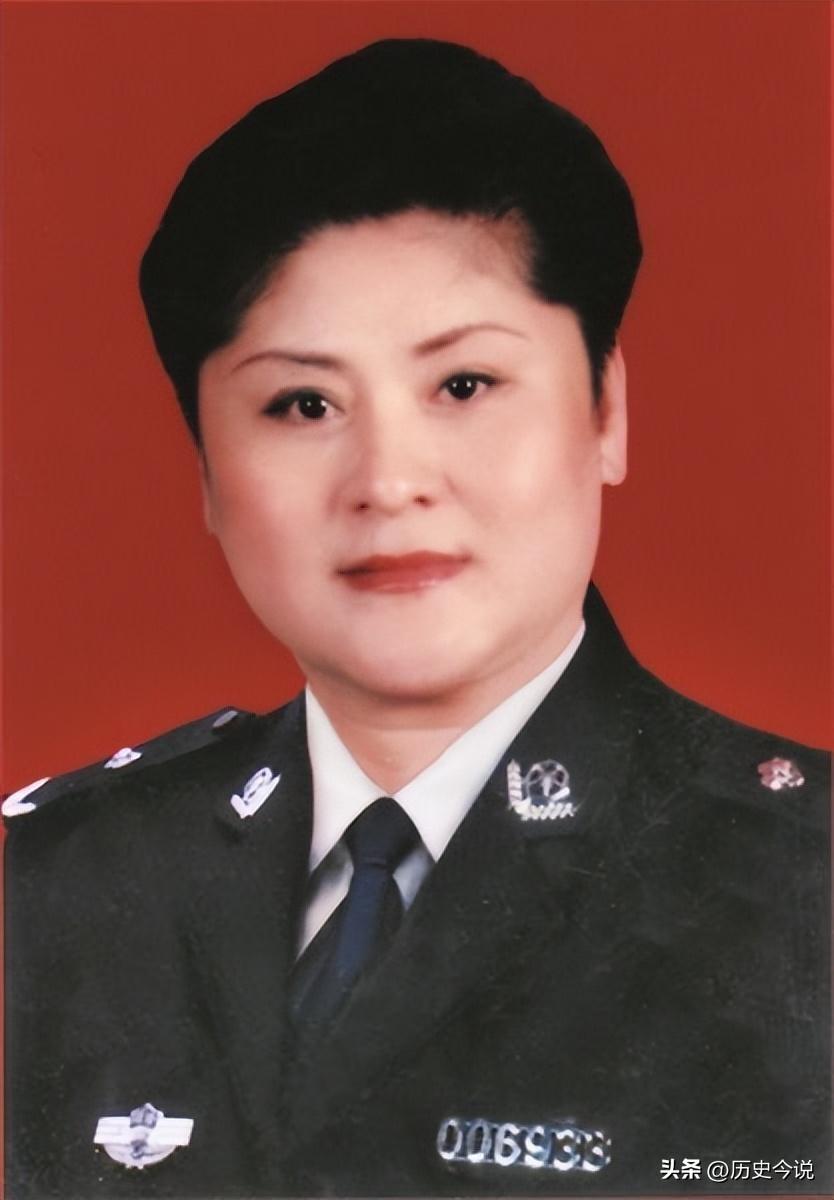 1996郑州幼儿园劫案：女警以身犯险，用生命守护28名孩童
 
阅读此文前，诚邀