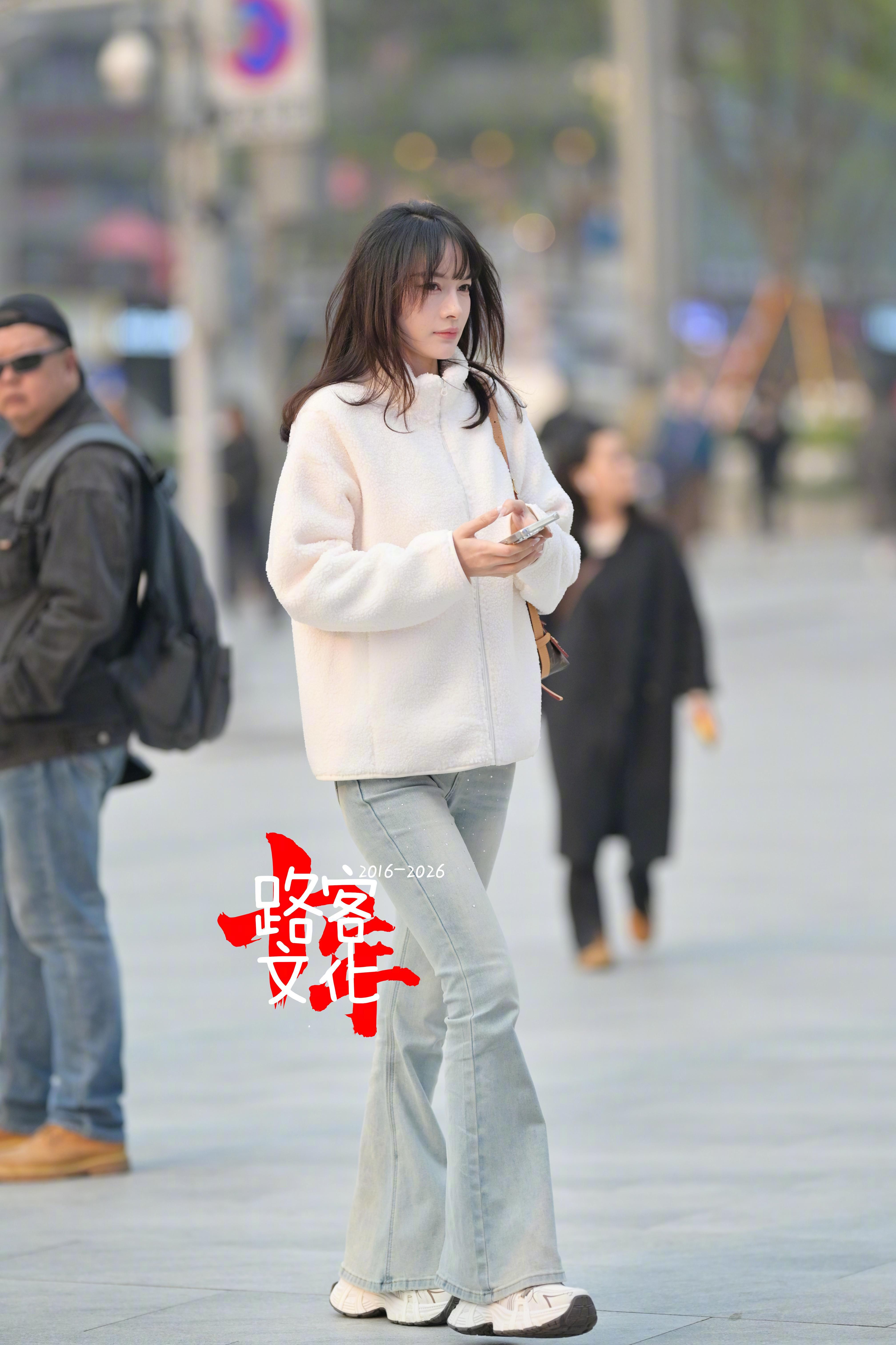 小姐姐好像是某直播间的主播 