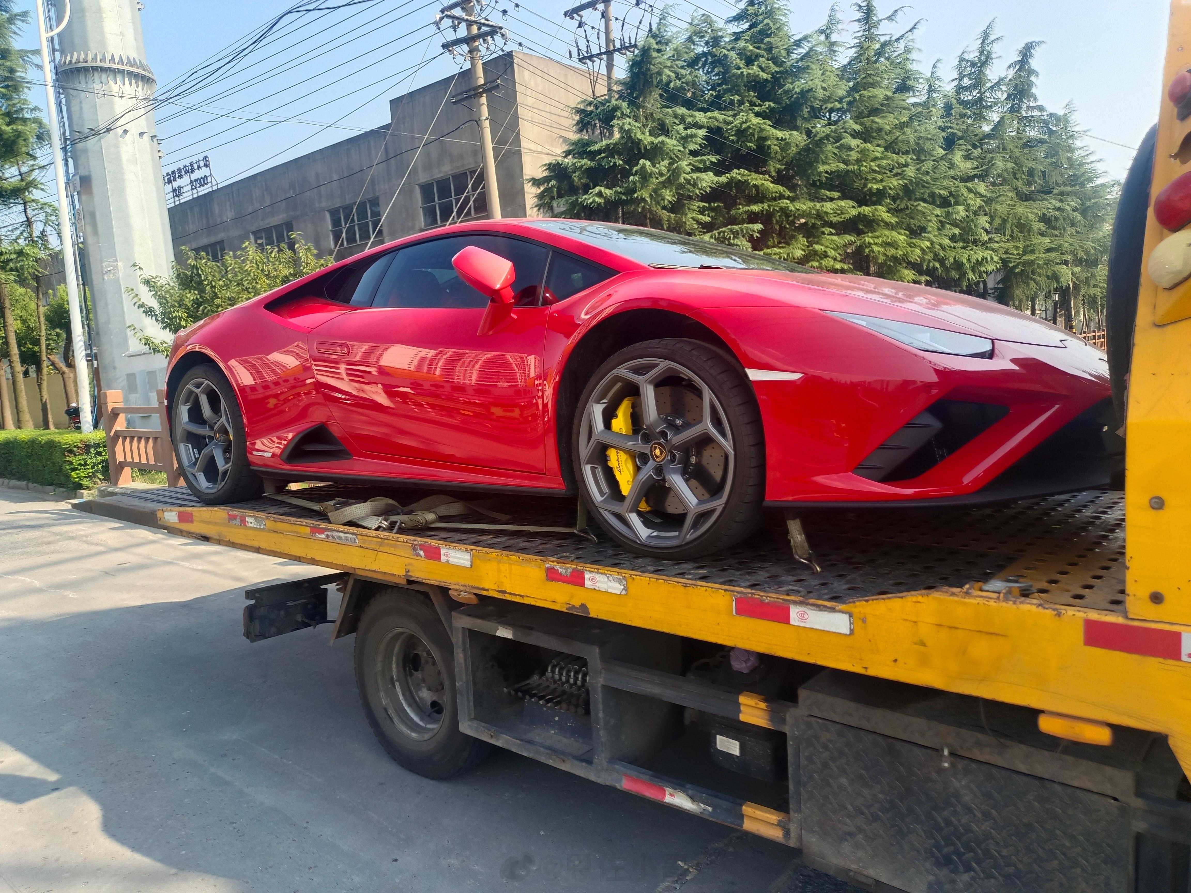 情人节[礼物][礼物]已发货[飞机]Huracan EVO RWD 交付泉州客户