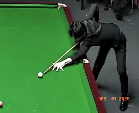 9:30开始，张家玮开始第二阶段的比赛，笫一阶段慢热，后逐渐提升，手感回暖，以4