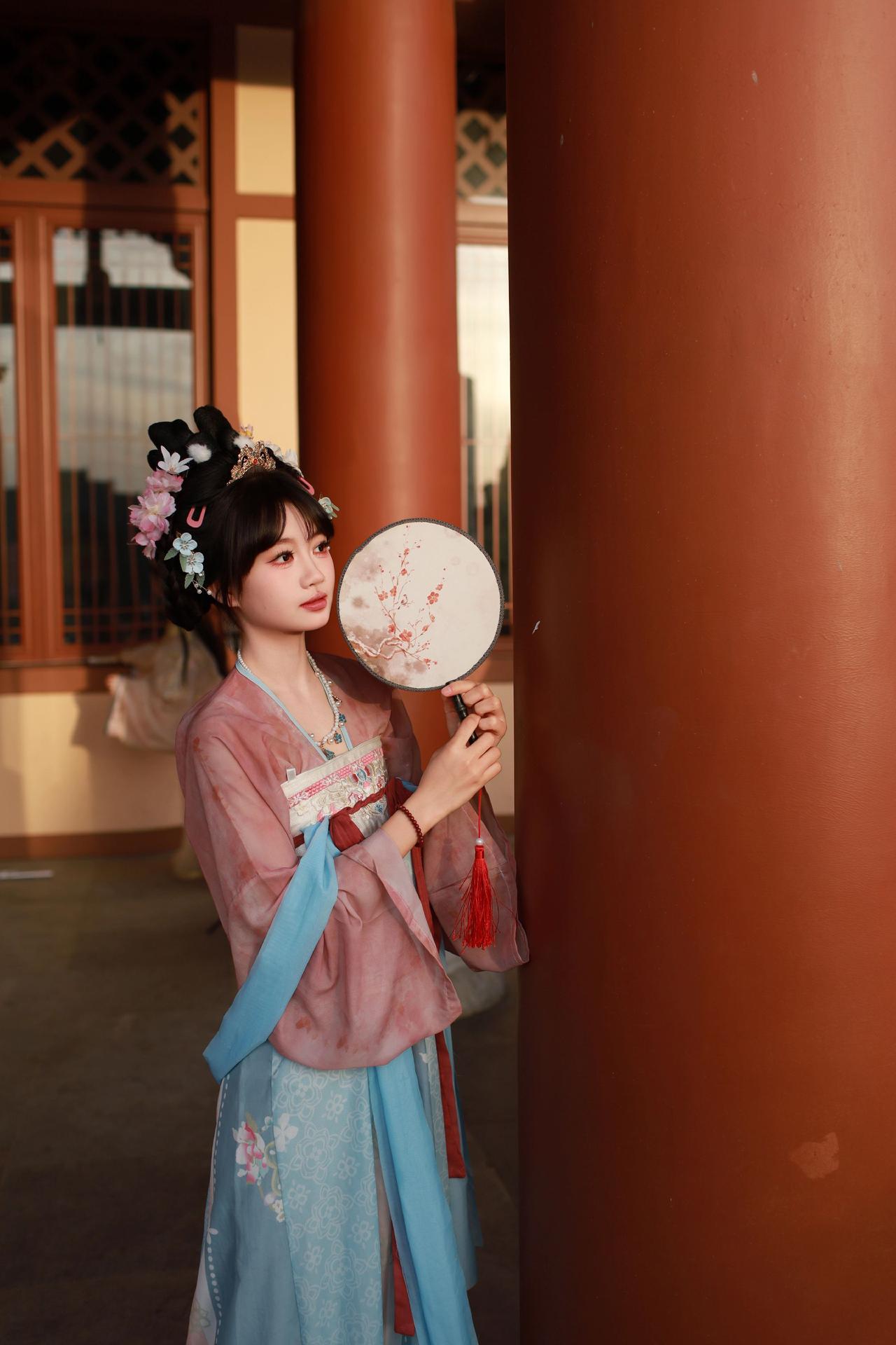 龙城阁里随手拍几张原创汉服计划 推荐 国风打卡 汉服约拍 汉服